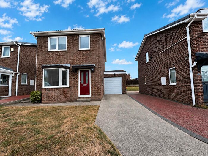 3 Bedroom Detached House For Sale In Pike Lowe Grove, Staincross, Barnsley, S75