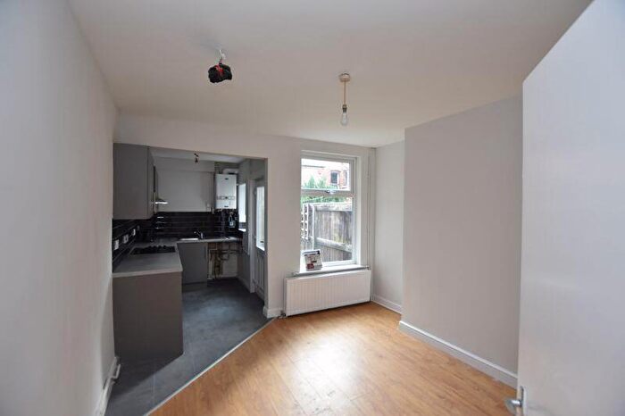 4 Bedroom Terraced House To Rent In Drayton Street, Nottingham, NG5