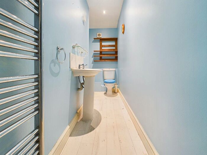 3 Bedroom End Of Terrace House For Sale In Dale Avenue, Carlton, Nottingham, NG4