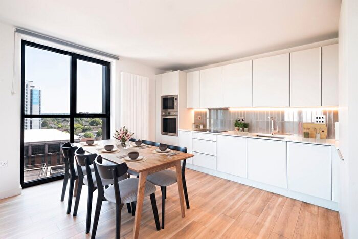 3 Bedroom Flat To Rent In George Street, Croydon, CR0