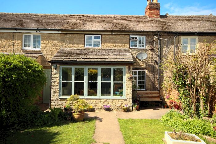 3 Bedroom Cottage For Sale In Churchfields, Stonesfield, OX29