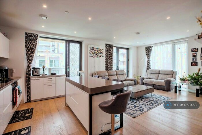 3 Bedroom Flat To Rent In Clipper Street, London, E16