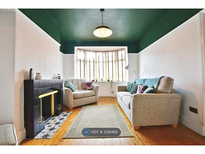 3 Bedroom Semi-Detached House To Rent In Miriam Street, Failsworth, M35