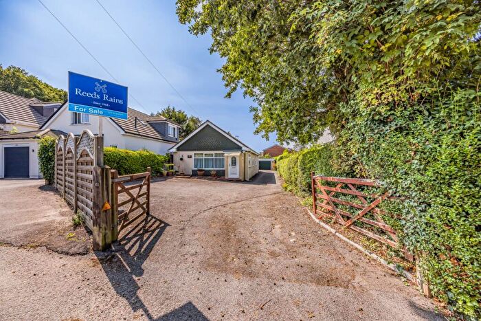 3 Bedroom Bungalow For Sale In Rose Hill, Waterlooville, Hampshire, PO8