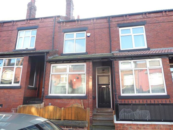 3 Bedroom Terraced House To Rent In Luxor View, Harehills, LS8