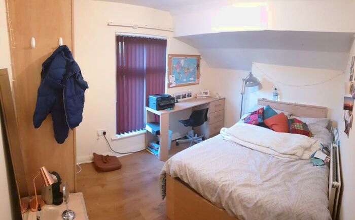 9 Bedroom Town House To Rent In Egerton Road, Fallowfield, M14