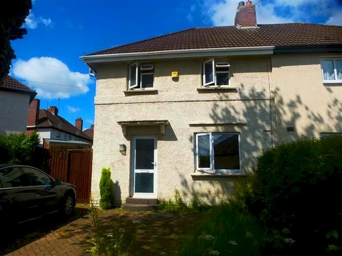 3 Bedroom Semi-Detached House To Rent In Maple Road, Dudley, DY1