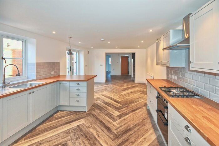 5 Bedroom Detached House For Sale In High Street, Waddesdon, Buckinghamshire., HP18