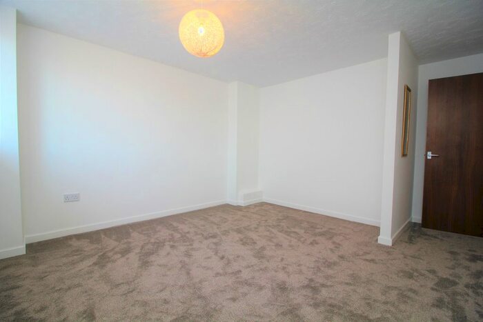 1 Bedroom Flat To Rent In Broad Street, Ramsgate, CT11