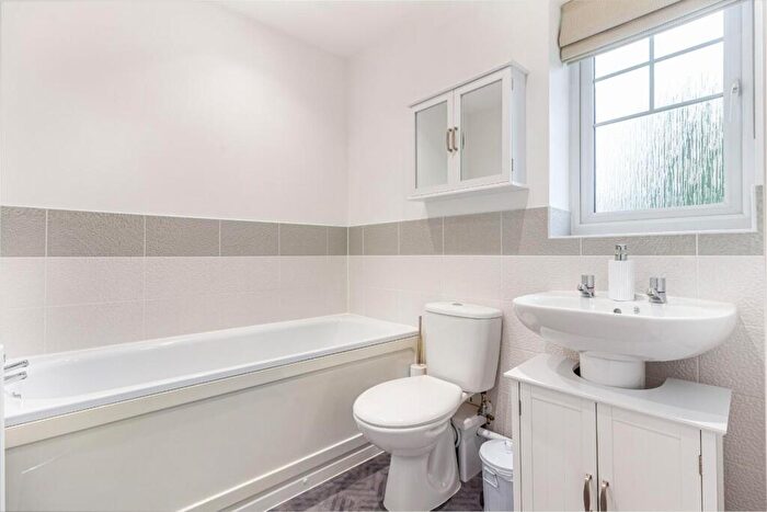 2 Bedroom Flat To Rent In Fussell Way, Wollaston, Stourbridge, DY8