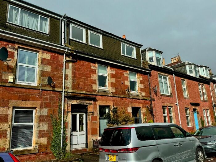 2 Bedroom Flat To Rent In Union Street, Largs, North Ayrshire, KA30