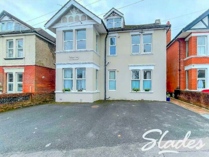 1 Bedroom Flat To Rent In Seabourne House, Southbourne Road, Southbourne, BH6