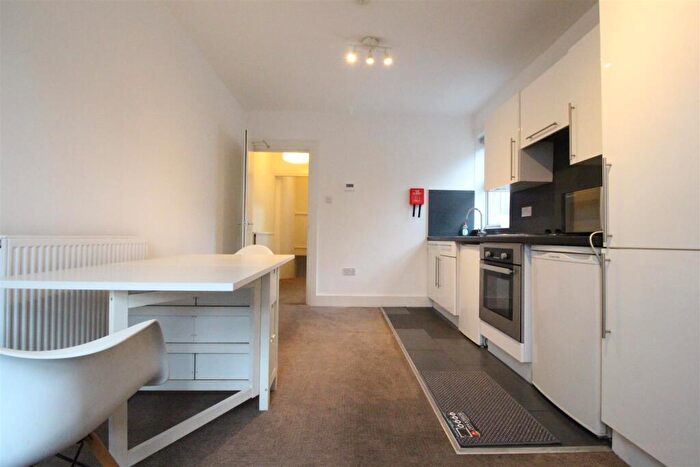 2 Bedroom Apartment To Rent In High Road Leytonstone, London, E11