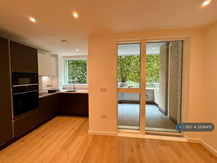 Studio To Rent In Resona House, London, NW1