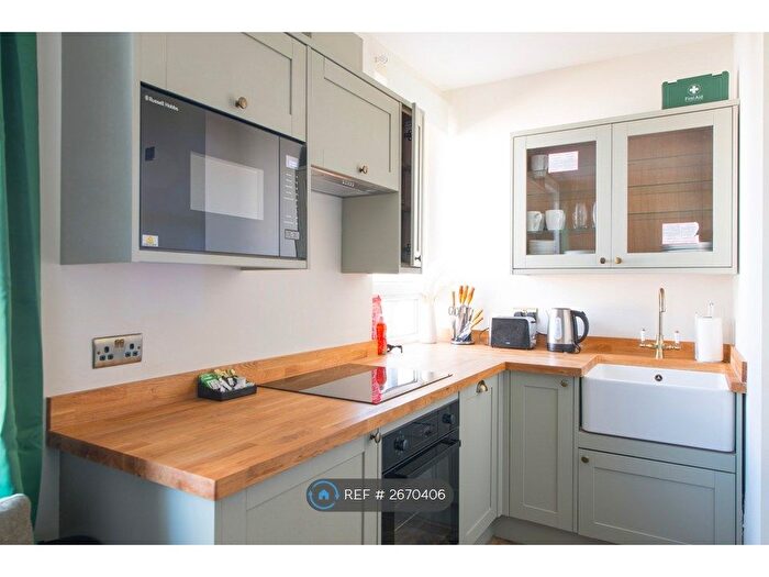 2 Bedroom Flat To Rent In Brighton Road, Bristol, BS6
