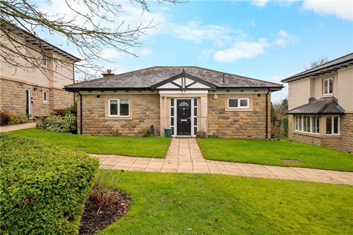 2 Bedroom Bungalow For Sale In West Court, Hollins Hall, Killinghall, Harrogate, HG3