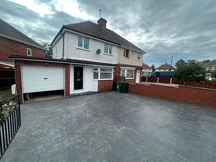3 Bedroom Semi-Detached House For Sale In Hawksford Crescent, Bushbury, Wolverhampton, WV10