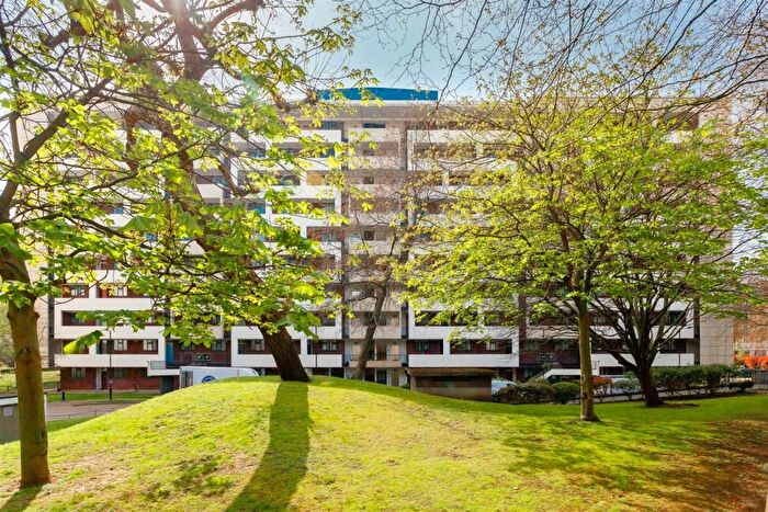 2 Bedroom Flat For Sale In Marlow House, London, W2