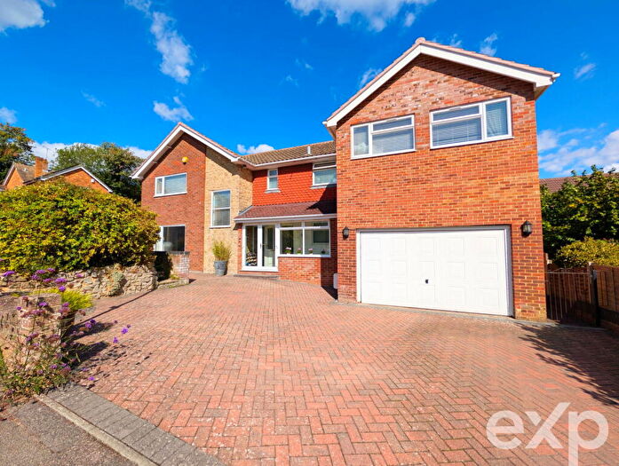 5 Bedroom Detached House For Sale In Bentlif Close, Maidstone, ME16