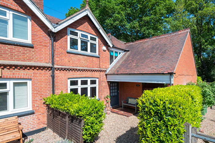 4 Bedroom Semi Detached House For Sale In Ellesmere Road, Weybridge, KT13