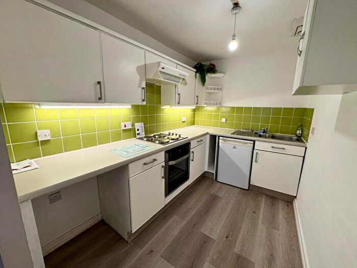 1 Bedroom Flat To Rent In Parkfield Court, Didsbury, M20