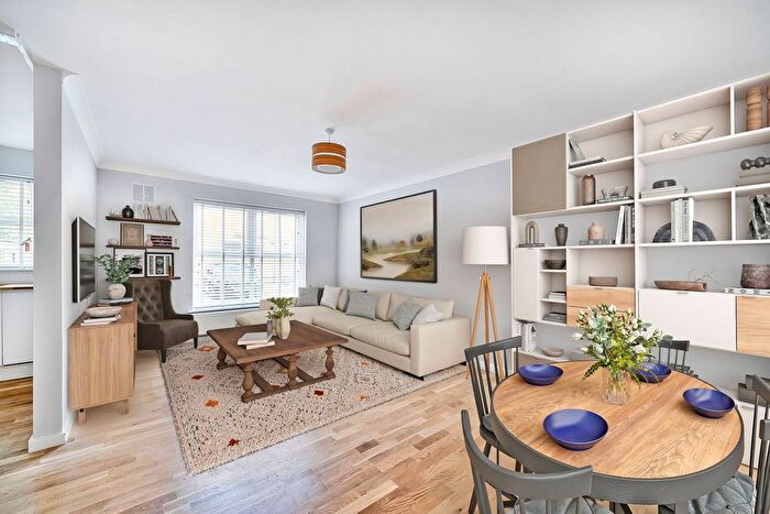 2 Bedroom Flat To Rent In Alpha Street, Peckham, London, SE15