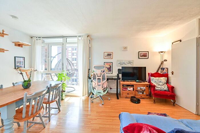 1 Bedroom Flat For Sale In Portland Street, Elephant And Castle, London, SE17