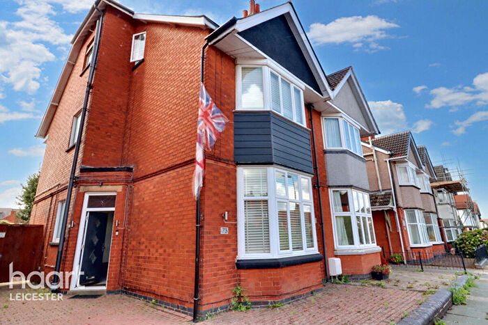 5 Bedroom Semi-Detached House For Sale In Belvoir Drive, Leicester, LE2