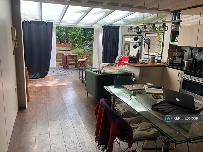 3 Bedroom Maisonette To Rent In Chester Road, London, N19