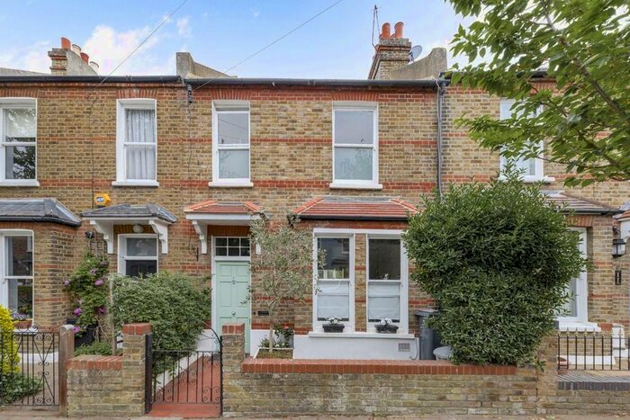 3 Bedroom Property To Rent In Ashlone Road, London, SW15
