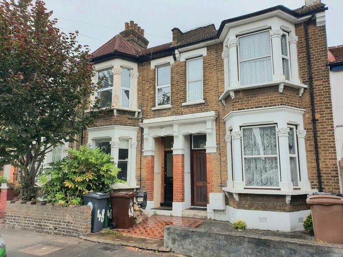 2 Bedroom Flat To Rent In Westbury Road, Walthamstow, E17