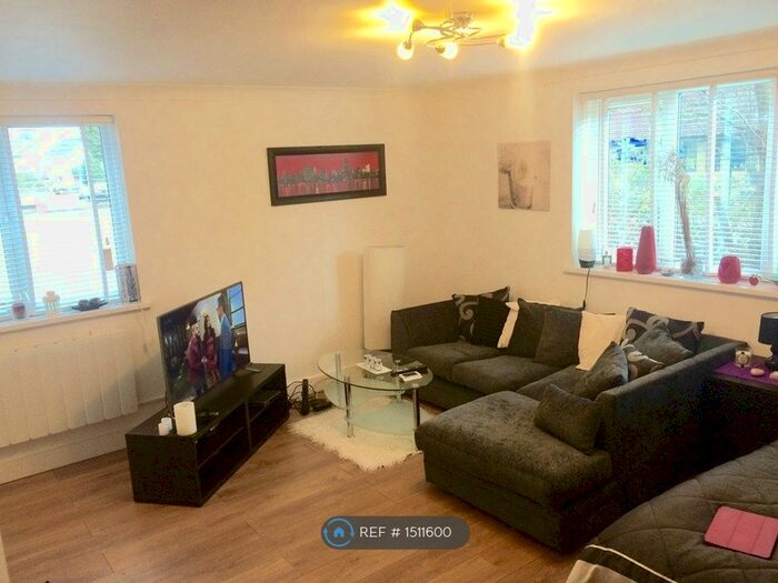 Studio To Rent In Coopers Lodge, Kingston Upon Thames, KT2