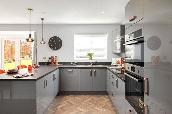 4 Bedroom Detached House For Sale In Lucas Gardens, Shirley, Solihull, West Midlands, B90