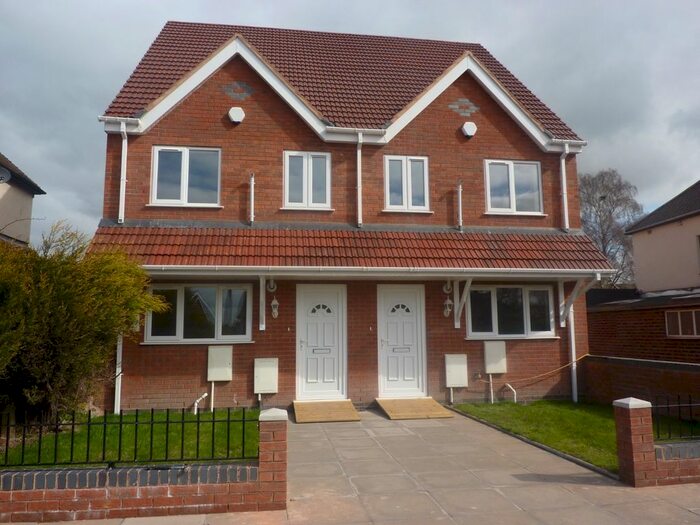 3 Bedroom Town House To Rent In Wood Lane, Short Heath, Willenhall, WV12