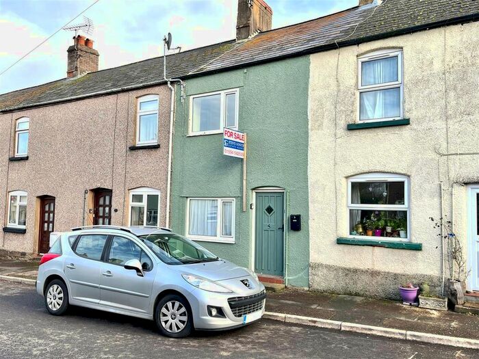 2 Bedroom Cottage For Sale In Silver Street, Littledean, Cinderford, GL14