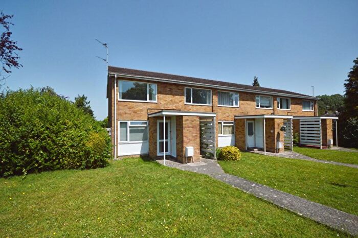 2 Bedroom Flat For Sale In Cherwell Road, Keynsham, Bristol, BS31