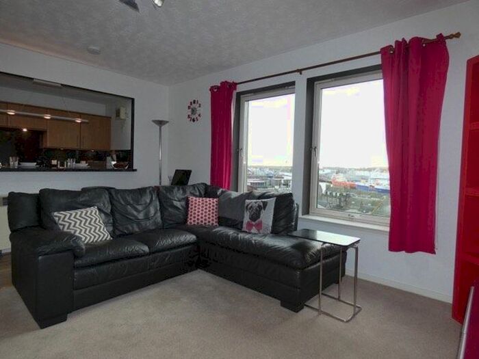 2 Bedroom Flat To Rent In Castle Terrace, City Centre, Aberdeen, AB11