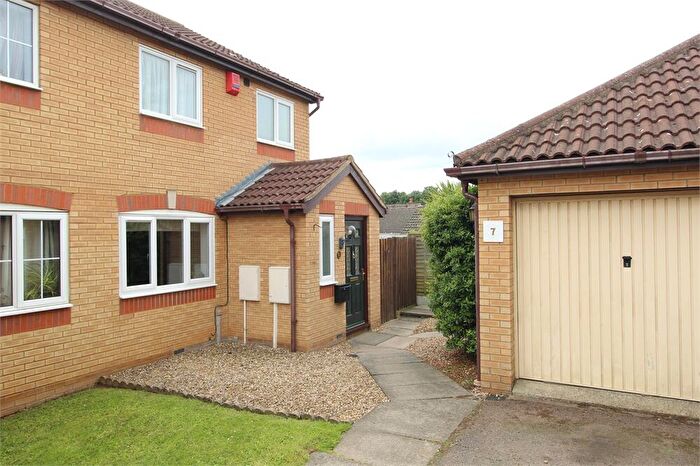 3 Bedroom Semi-Detached House To Rent In Gibson Way, Lutterworth, LE17