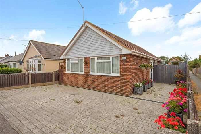 2 Bedroom Detached Bungalow For Sale In Park Avenue, Birchington, CT7