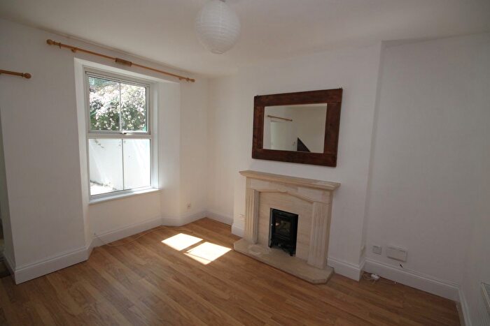 2 Bedroom Flat To Rent In Langton Terrace, Falmouth, TR11