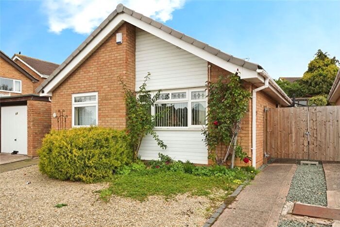 3 Bedroom Bungalow For Sale In Drivemoor, Abbeydale, Gloucester, Gloucestershire, GL4