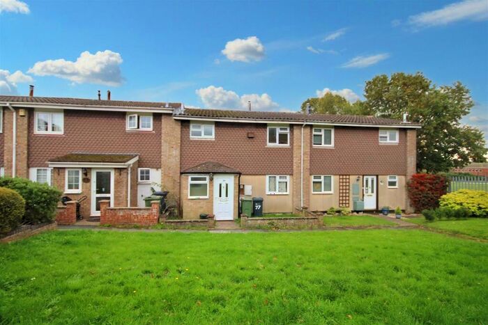 3 Bedroom House To Rent In Rowan Close, Guildford, GU1