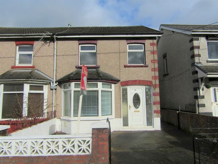 3 Bedroom Semi-Detached House To Rent In Gelligaer Road, Cefn Hengoed, Hengoed, CF82