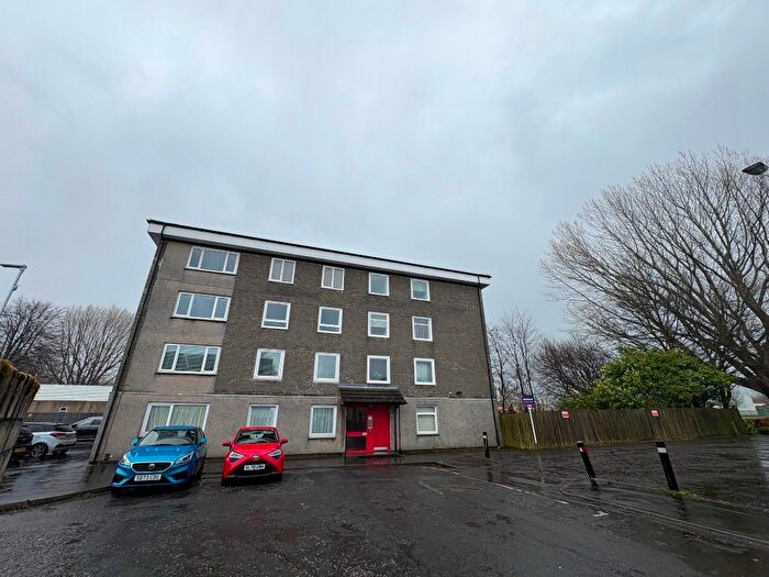 2 Bedroom Flat To Rent In Abbotsford Drive, Grangemouth, Falkirk, FK3