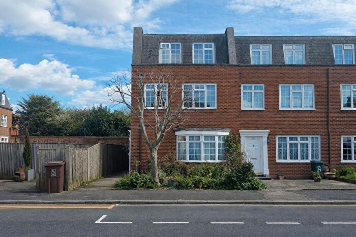 3 Bedroom Property For Sale In Westbourne Place, Hove, BN3