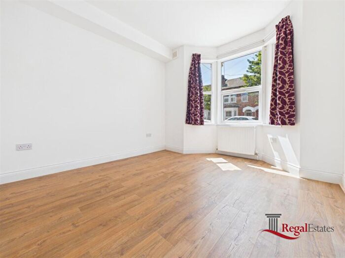 2 Bedroom Flat To Rent In Denzil Road, London, NW10
