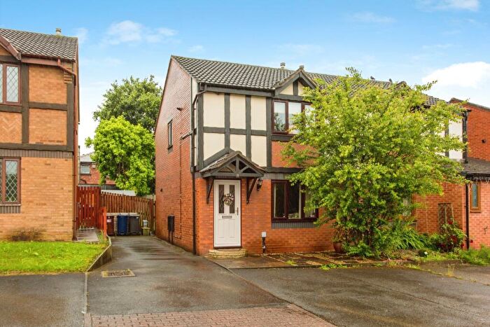 3 Bedroom Semi-Detached House For Sale In Stratfield Place, Leyland, Lancashire, PR25