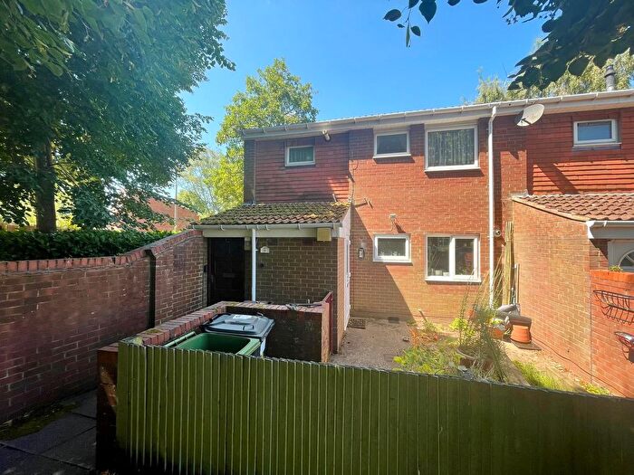 1 Bedroom Flat For Sale In The Glade, Dovecotes, Pendeford, WV8