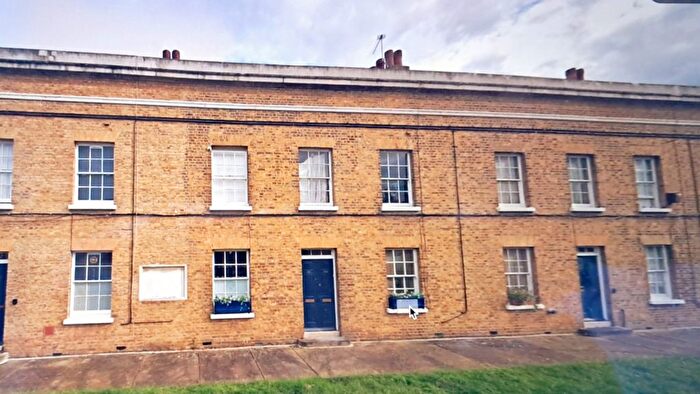 1 Bedroom Terraced House To Rent In Caroline Gardens, Asylum Rd Peckham, London, SE15