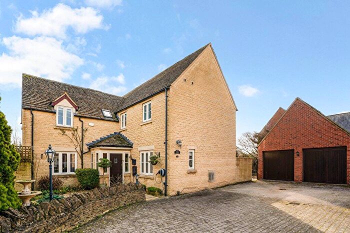 4 Bedroom Detached House For Sale In Beceshore Close, Moreton-in-Marsh, Gloucestershire, GL56